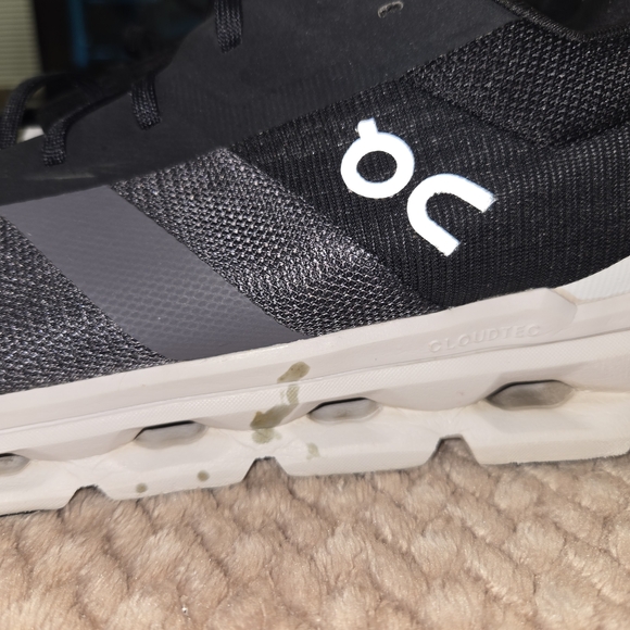 On Running Men's Gray and Black Cloud Sneakers - Picture 6 of 15